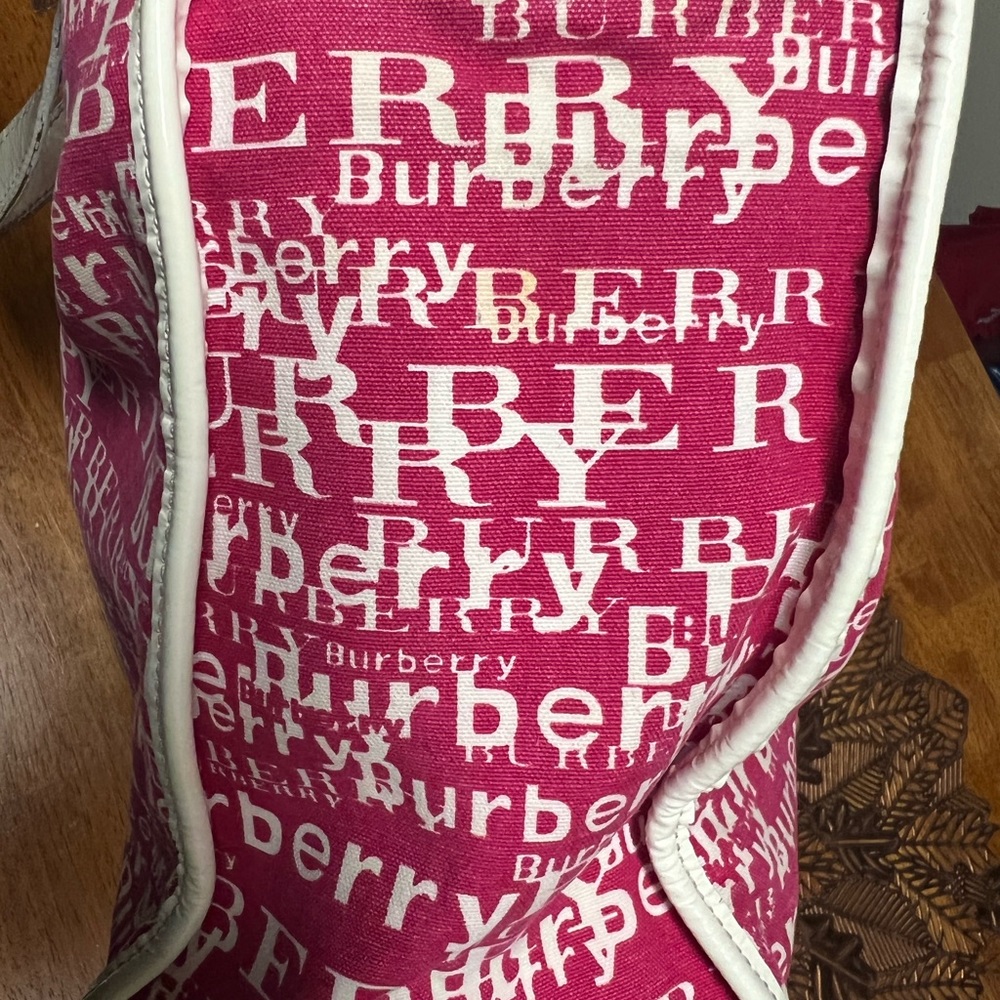 Authentic Burberry - Picture 4 of 15